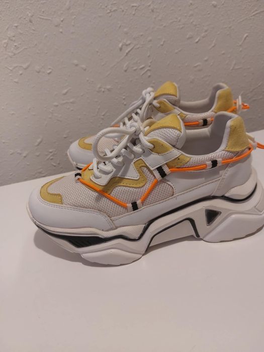 Дамски маратонки-нови