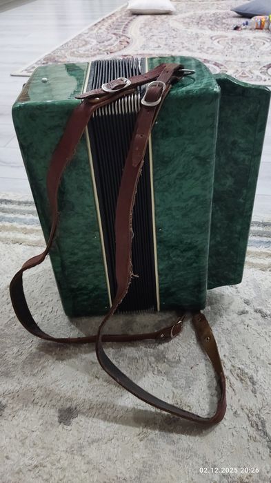 Баян сатылады 3 қатар