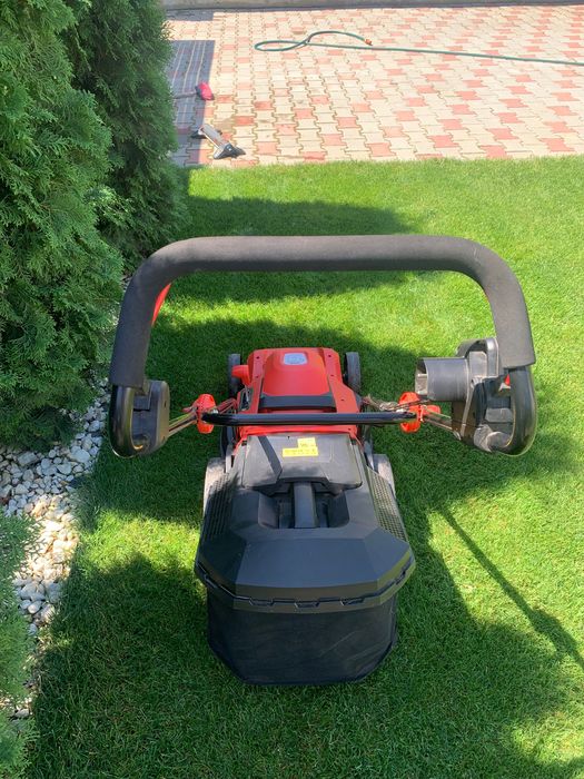 Macină de tuns iarba electrică