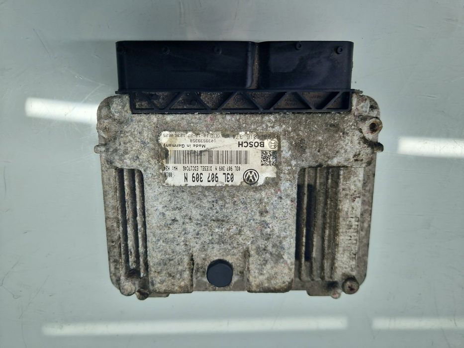 Calculator motor ECU  Volkswagen Passat B7 (362) [Fabr 2010-2014] 03L9
