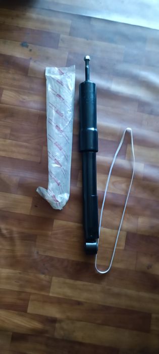 Амортизатор Ланд Крузер 80