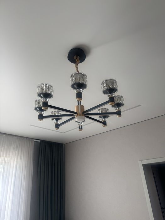 Продам люстру новая