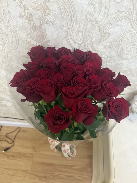 Продам цветы , сегодня подарили , высокие