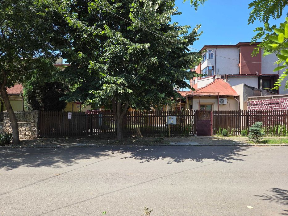 Casa km 4 cu 300m2 teren de vanzare