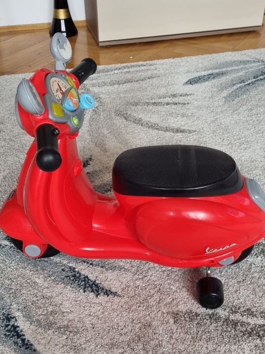 Scuter Vespa copii +12 M