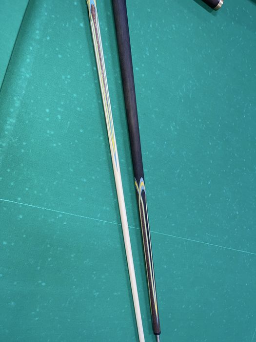 Бильярдный кий  мастера А. Вараксина….