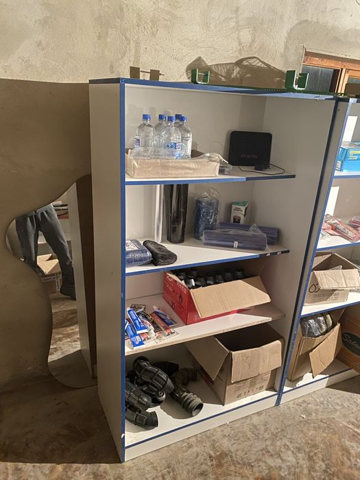 Витрины Шкафы с полками Стеллажи