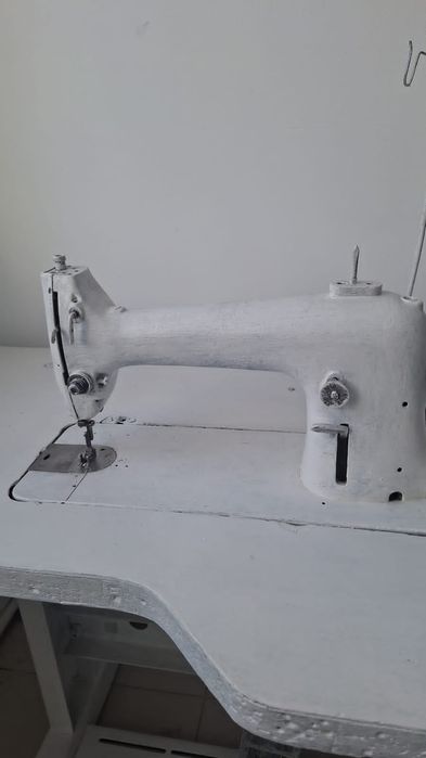Продам швейную машинку