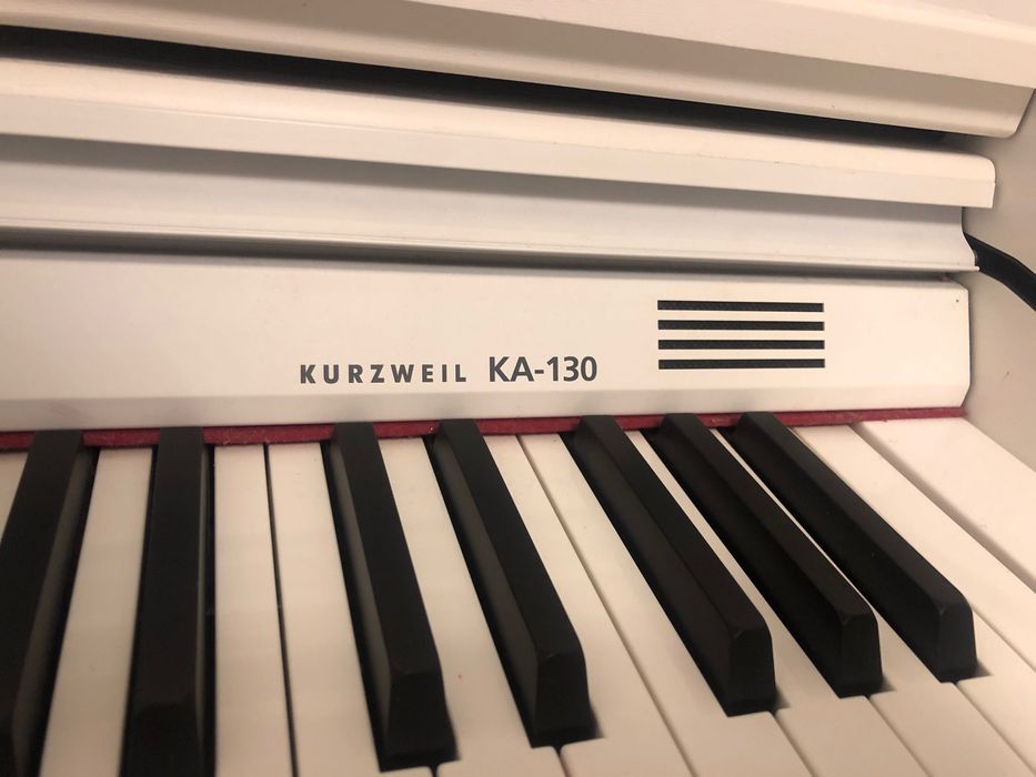 Vând pianina KURZWEIL KA-130