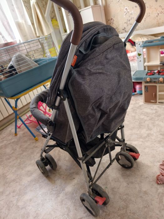 Коляска весенняя летняя