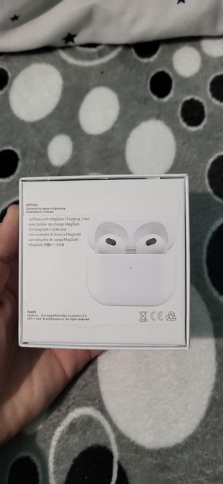 AirPods 3 originale – stare foarte bună