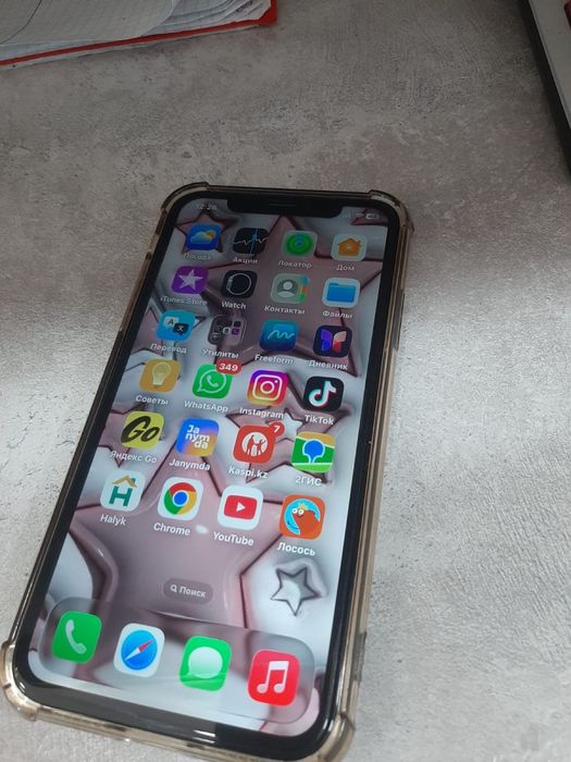 Айфон 11 в хорошем состояние