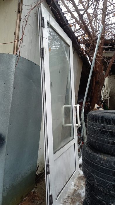 стеклянная дверь