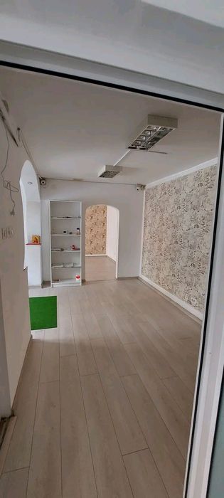 Ofer spre închiriere spațiu comercial!!!