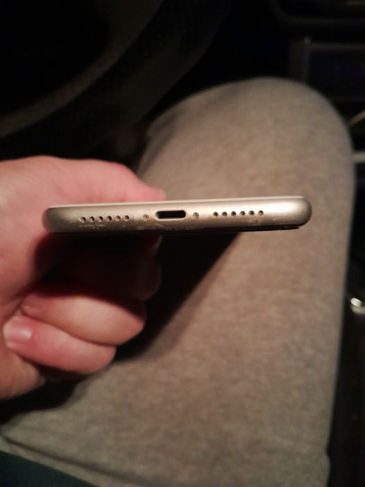 iPhone 11 б/у телефон хороший