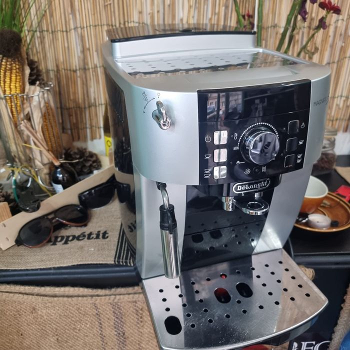 Espressor Delonghi magnifica S