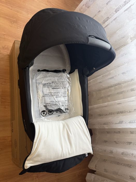 Бебешка количка Cybex Priam 4 Rose Gold в черно (кош за новородено и тапицерия 6м+)