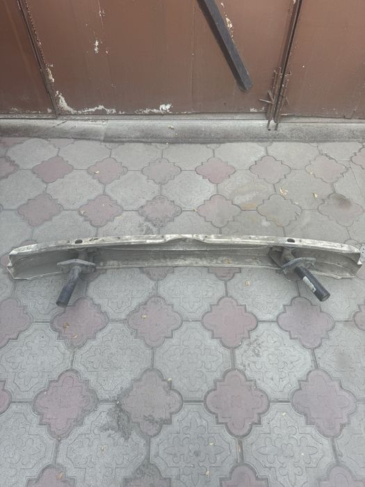 Усилитель заднего бампера БМВ е36