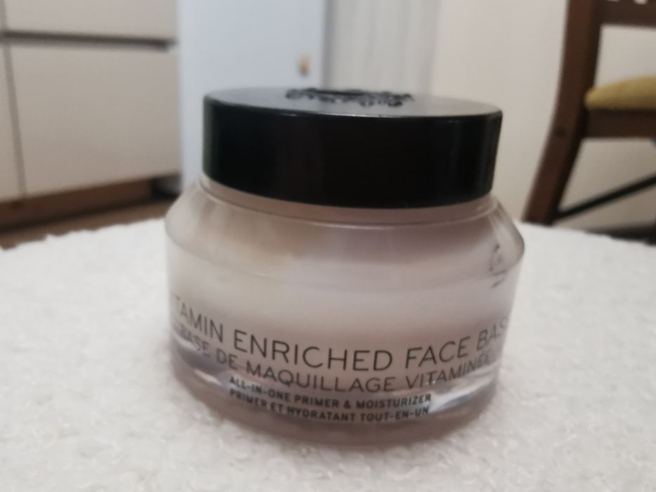 BOBBI BROWN Vitamin Enriched Face Base
