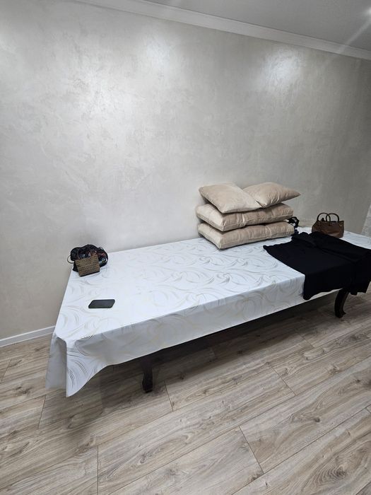 Гостевой стол кухни