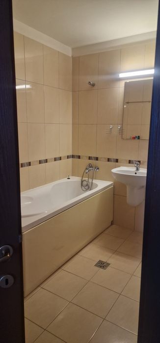 Apartament cu 3 camere zona Aem de vanzare