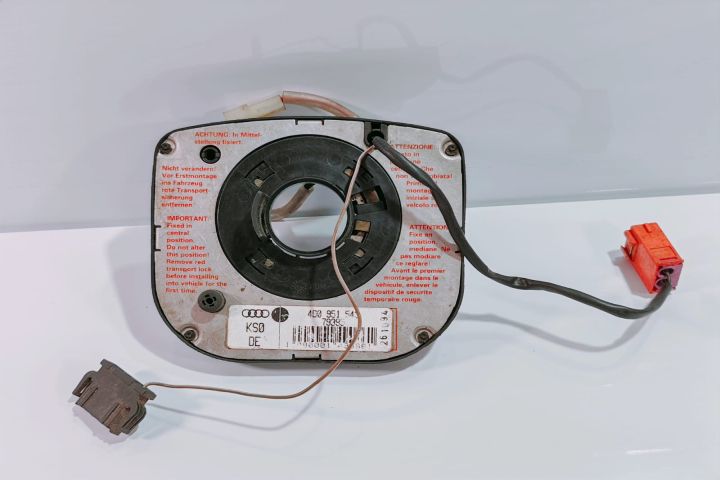 Spira Volan  4D0951543 Audi A6 A4/C4 seria