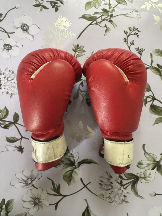 Боксерские перчатки
