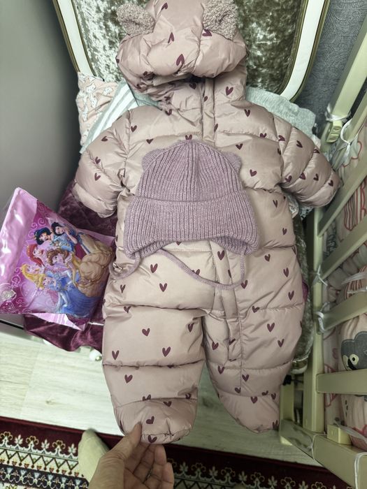 Зимний комбинезон для девочки.