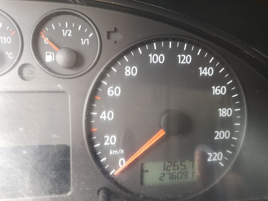 Vând Volkswagen Passat