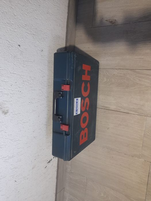 Demolator Bosch GBH 11 E
Putere 1450 wați
SDS Max
Turație variabilă

Made in Germany
Funcționează ireproșabil.

Filmare pe wtpp