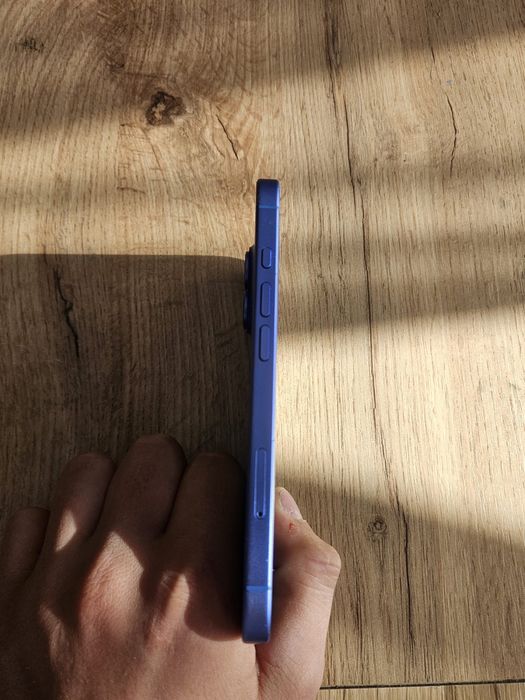 IPhone 16 Ultramarin