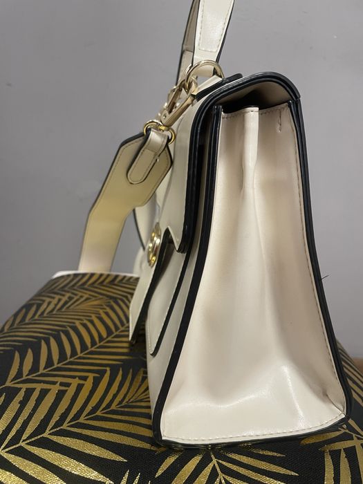 Светлобежова чантичка 25/19 см