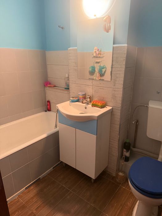 Vând apartament de două camere!