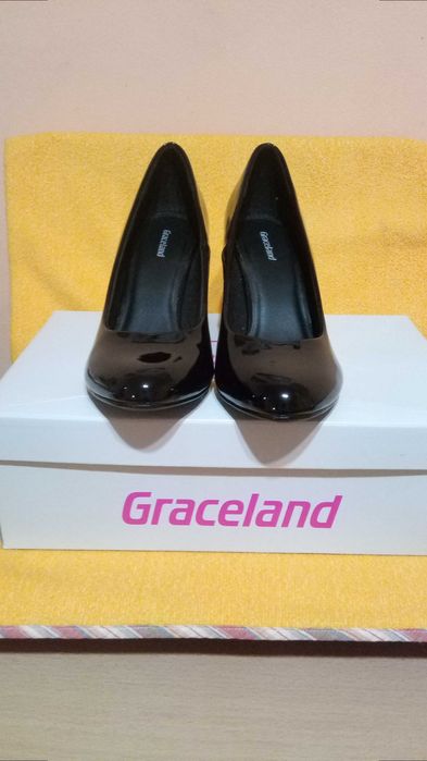 Дамски обувки на ток