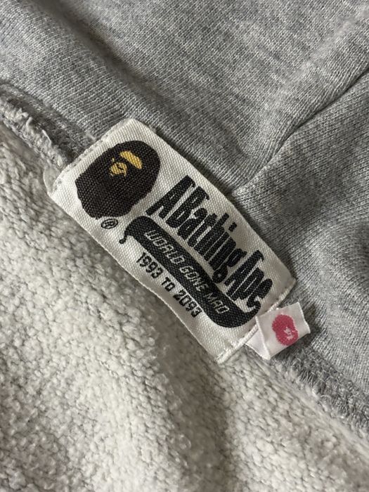 Bape zip hoodie        .