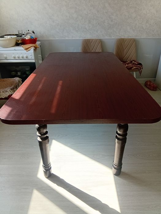 Стол сатылады хабарласамыз