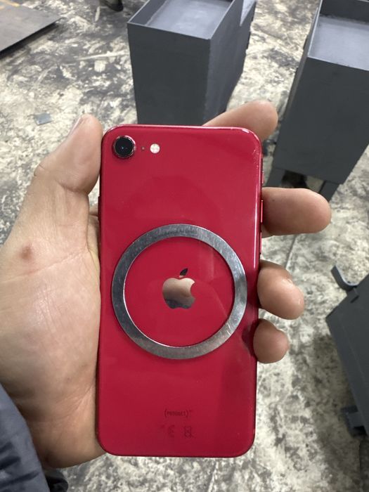 Продам Айфон se iphone