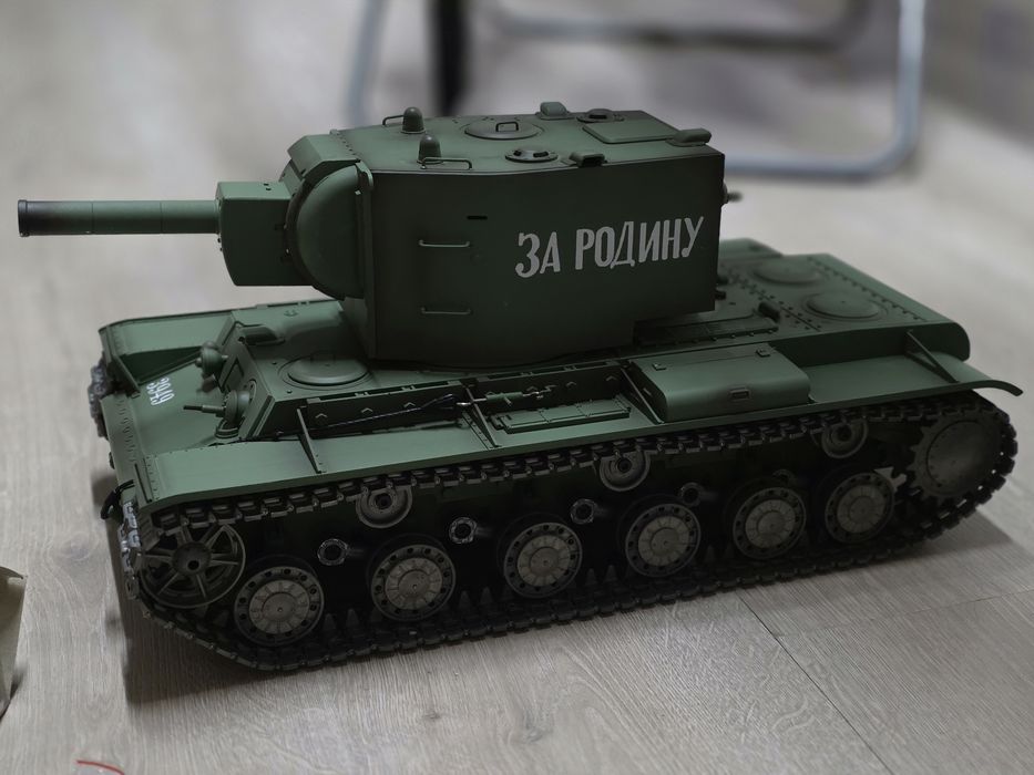 Tanc Heng Long KV-2 cu telecomanda