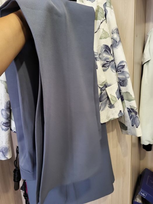 Деловой костюм тройка.