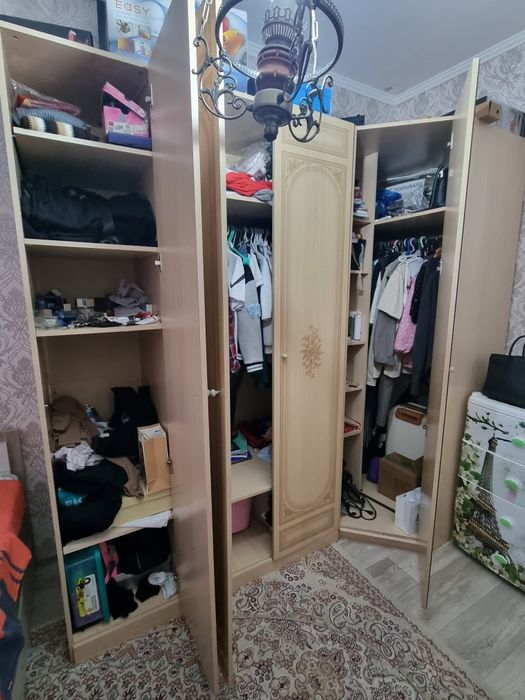 Шифоньер угловой СРОЧНО!