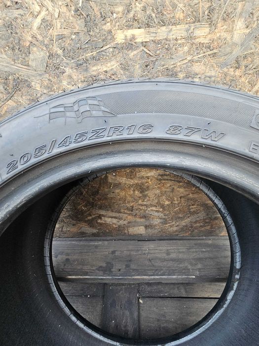 Anvelope 205 45 16