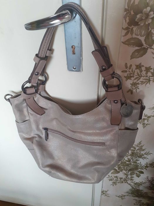 Ефектна дамска чанта