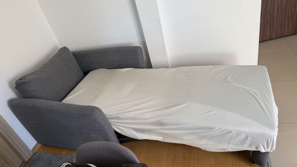Canapea extensibilă cu 3 locuri