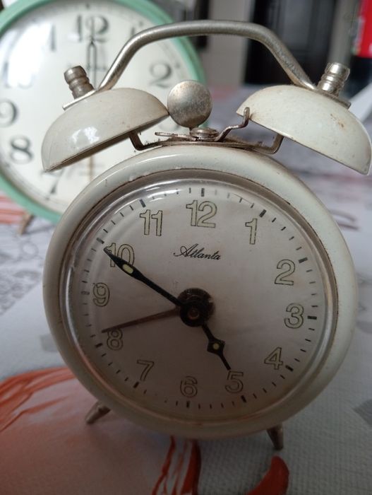 Ceas de masă  diferite modele