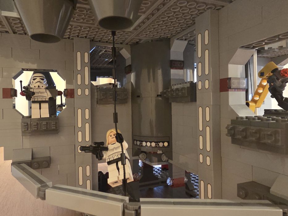 Продавам - Lego Star Wars: Death Star (10188)