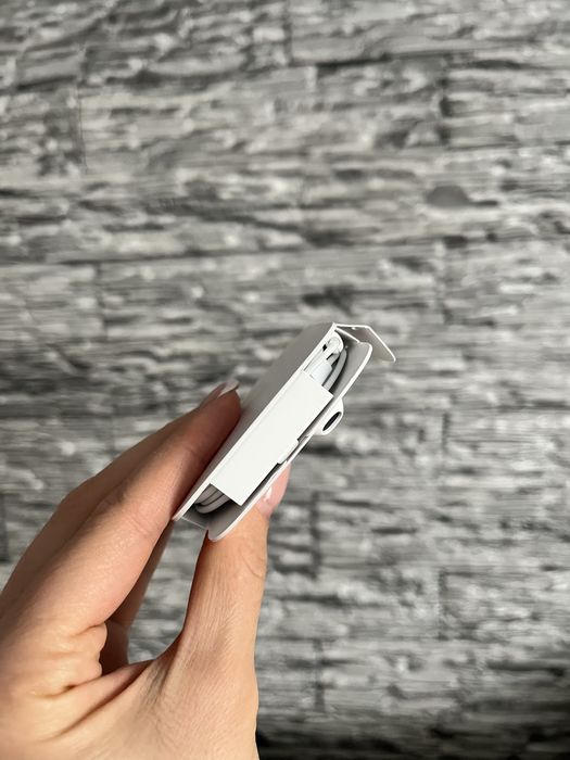 Оригинальные, проводные Наушники на IPhone.