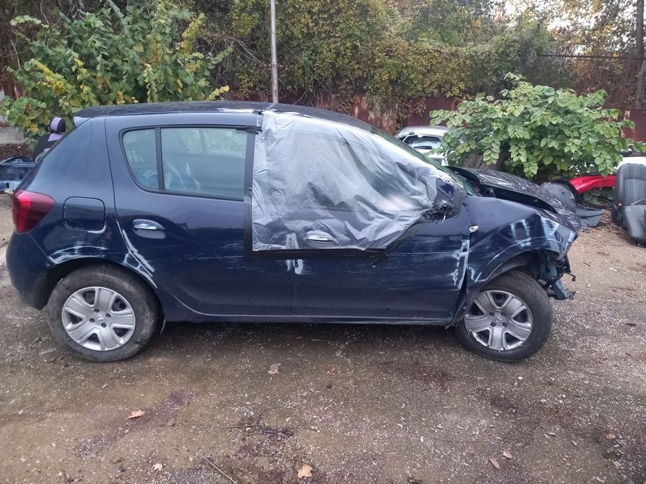 Дачия сандеро 2 2017г 30000км 1000кубика клима