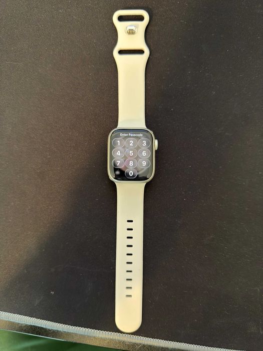 Vand Apple Watch 8, 41mm, Starlight Aluminiu