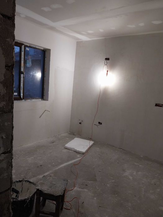 Zugrăvim tragem glet montam gresie faianță parchet