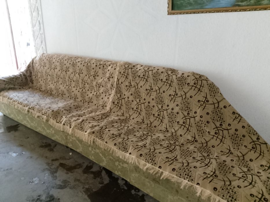 Диван б/у в нормальном состояний